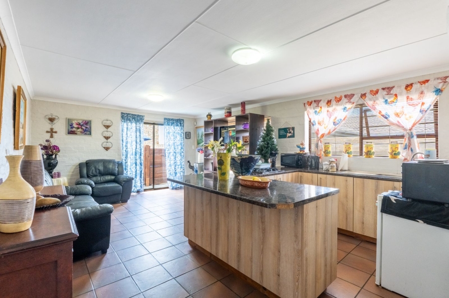 To Let 4 Bedroom Property for Rent in Dana Bay Western Cape